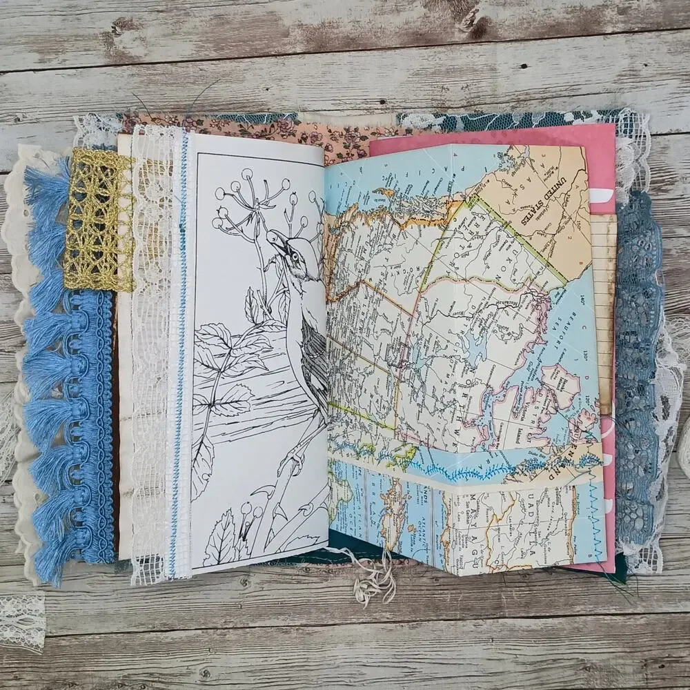 Turquoise Embellished Junk Journal: Flowers, Birds and Butterflies (Discover)